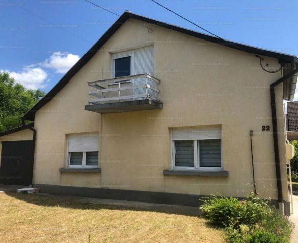 Eladó családi ház, Hévízen 74 M Ft, 3 szobás