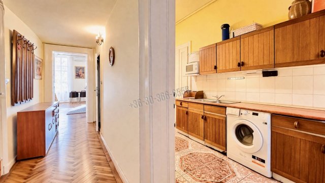 Eladó téglalakás, Budapesten, VIII. kerületben, Rákóczi úton