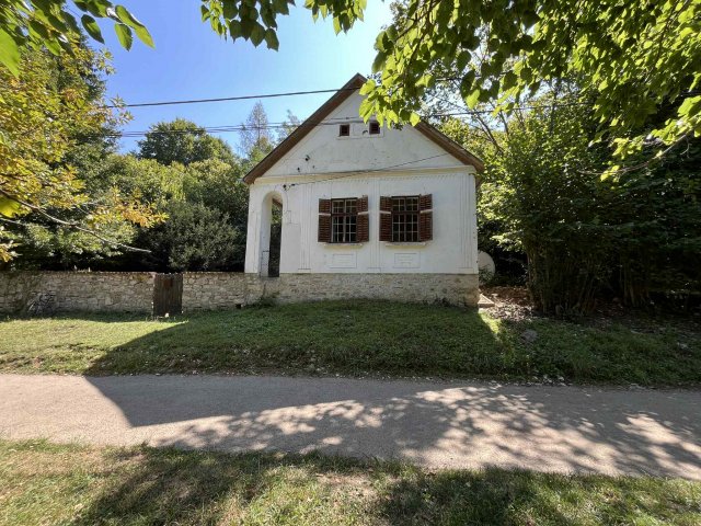 Eladó családi ház, Hosszúhetényen 33.9 M Ft, 2+1 szobás