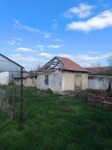 Eladó családi ház, Tiszaföldváron 35 M Ft, 5 szobás