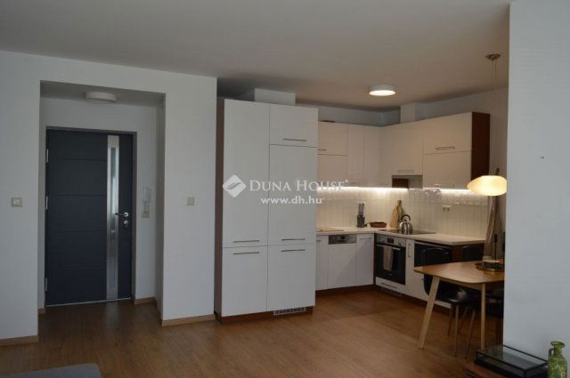 Kiadó téglalakás, albérlet, Debrecenben 330 E Ft / hó, 3 szobás