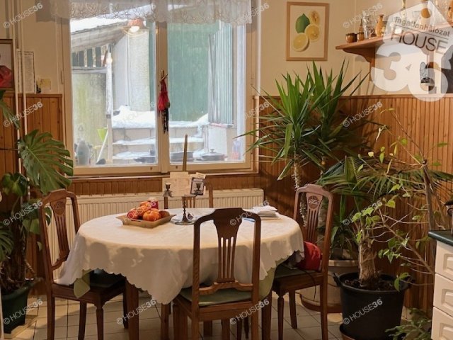 Eladó családi ház, Budapesten, II. kerületben 180 M Ft, 3 szobás