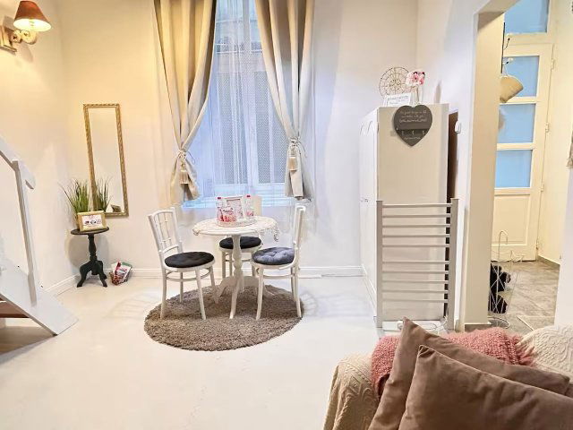 Kiadó téglalakás, albérlet, VI. kerületben, Szófia utcában