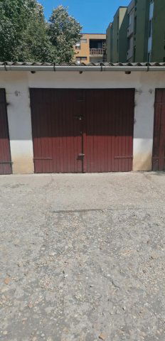 Eladó garázs, Szarvason, Béke utcában 7.5 M Ft