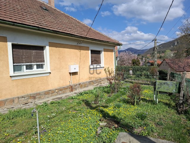 Eladó családi ház, Csobánkán 33 M Ft, 2 szobás