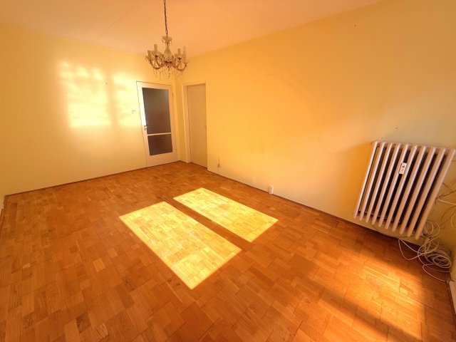 Eladó panellakás, Kaposváron, Honvéd utcában 34.9 M Ft