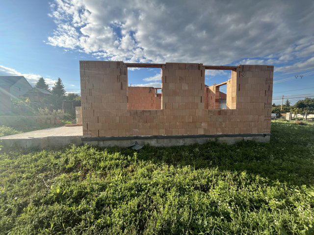 Eladó családi ház, Győrújbaráton 69.9 M Ft, 4 szobás