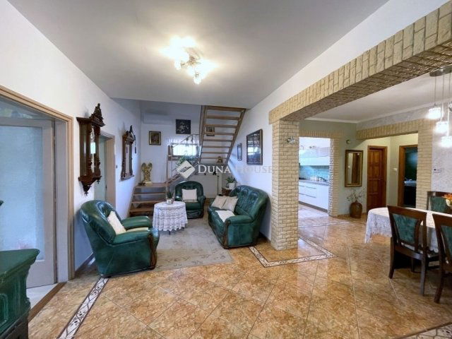 Eladó családi ház, Lajosmizsén 69.9 M Ft, 5 szobás