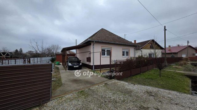 Eladó családi ház, Kabán 42 M Ft, 2 szobás