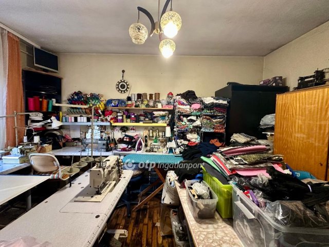 Eladó családi ház, Piliscsabán 69.9 M Ft, 6 szobás