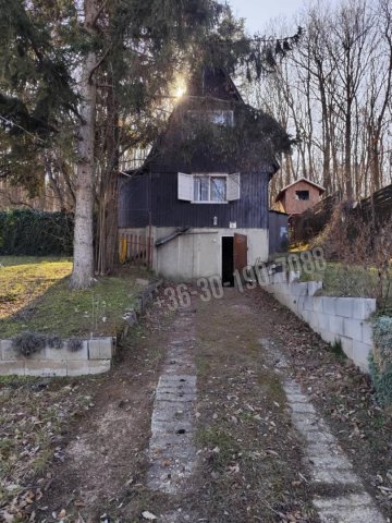 Eladó nyaraló, Tatabányán 26.8 M Ft, 2 szobás