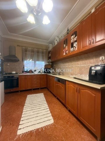 Eladó családi ház, Vecsésen 129.9 M Ft, 3 szobás