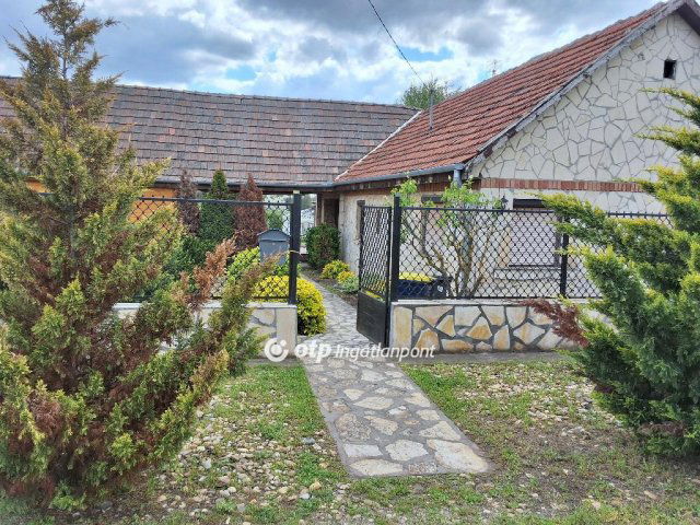 Eladó családi ház, Albertirsán 54.9 M Ft, 4+1 szobás