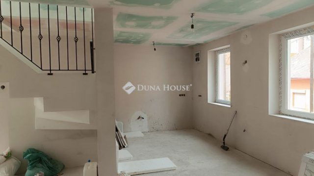 Eladó családi ház, Gyöngyösön 59.9 M Ft, 4 szobás