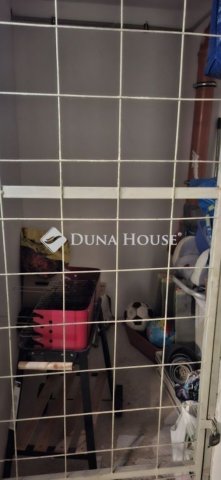 Eladó téglalakás, Pécsett 65.9 M Ft, 1+2 szobás