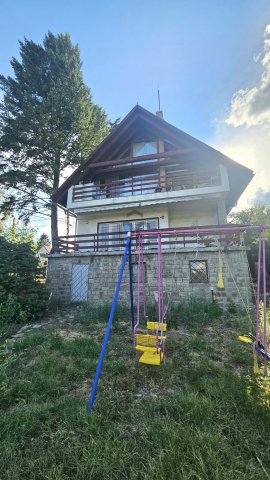 Eladó családi ház, Tahitótfalun 79.9 M Ft, 7 szobás