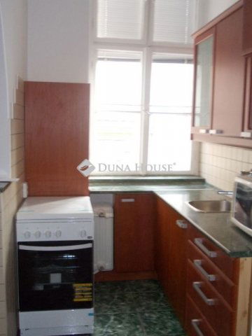 Kiadó téglalakás, albérlet, Pécsett 138 E Ft / hó, 2 szobás