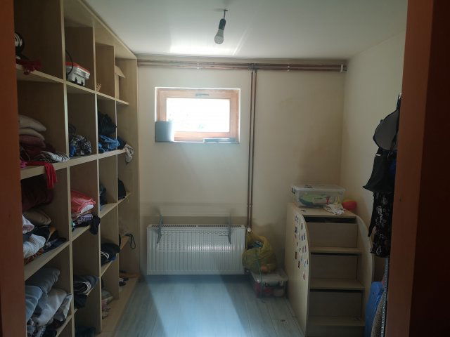 Eladó családi ház, Felsőlajoson 35 M Ft, 4 szobás