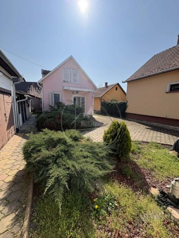 Eladó családi ház, Gyulán 76.5 M Ft, 6 szobás