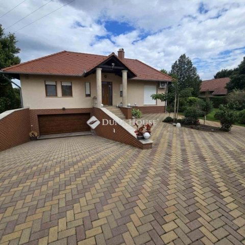 Eladó családi ház, Kecskeméten 269 M Ft, 6 szobás