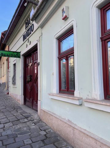 Eladó hotel, Esztergomban 320 M Ft, 11 szobás