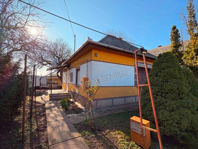 Eladó családi ház, Nagyvenyimen 42 M Ft, 2+1 szobás