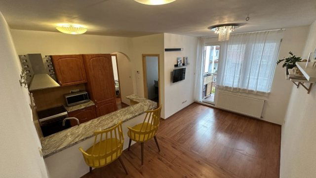 Eladó téglalakás, XIII. kerületben, Petneházy utcában