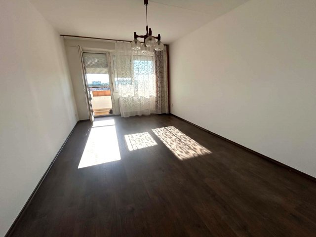 Eladó panellakás, Szombathelyen, Kodály Zoltán utcában 31.9 M Ft
