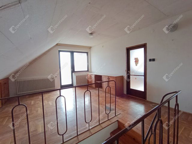 Eladó családi ház, Harkán 97 M Ft, 5 szobás