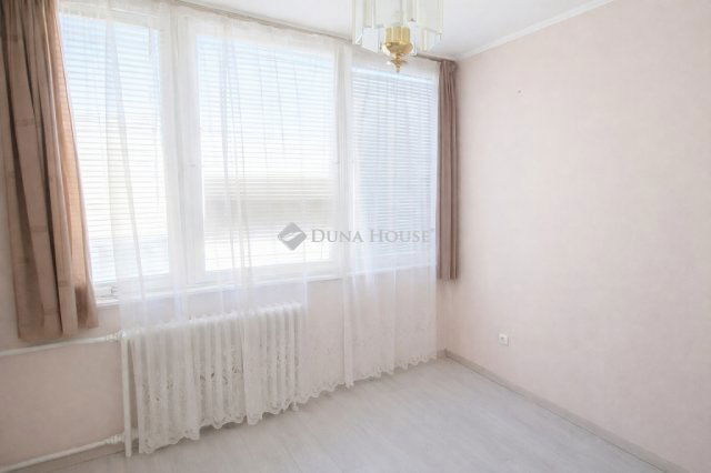 Eladó panellakás, Kecskeméten 42.8 M Ft, 2 szobás