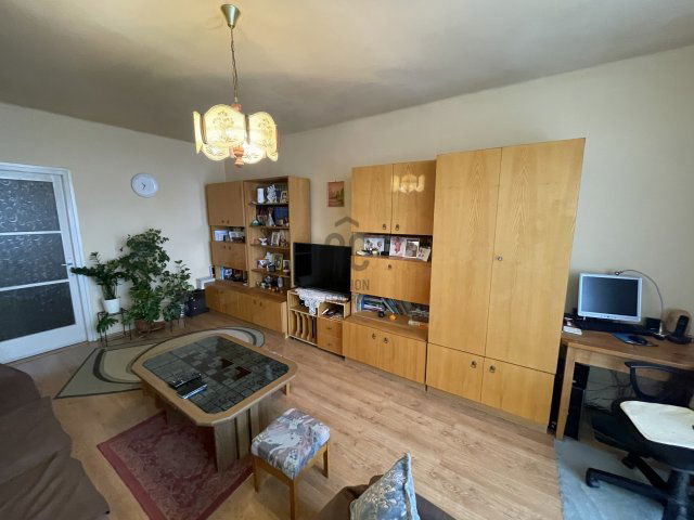 Eladó téglalakás, Veszprémben 71 M Ft, 3 szobás