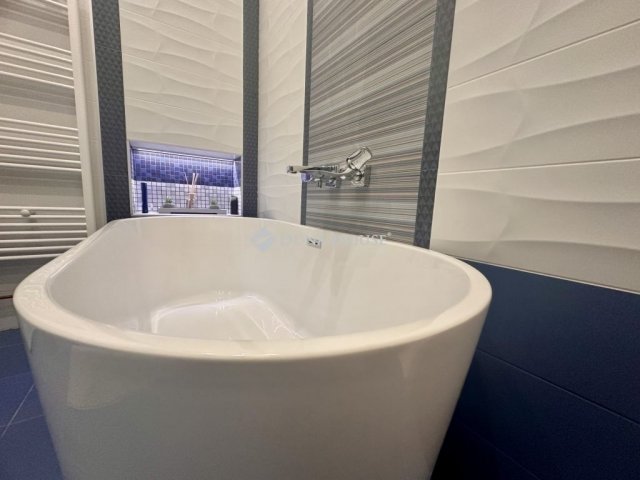 Eladó téglalakás, Budapesten, VII. kerületben 98.9 M Ft