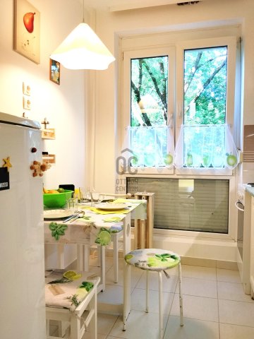 Kiadó panellakás, albérlet, Pécsett 150 E Ft / hó, 2 szobás