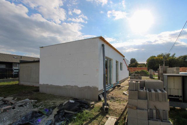 Eladó családi ház, Székesfehérvárott 89.2 M Ft, 3 szobás
