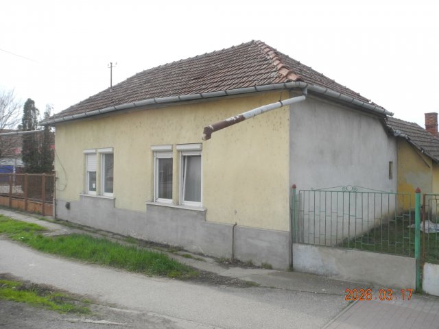 Eladó családi ház, Rákóczifalván 5.5 M Ft, 2+1 szobás