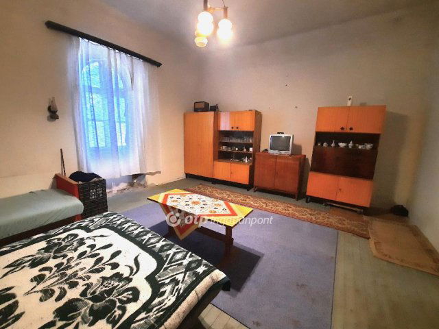 Eladó téglalakás, Kiskunfélegyházán 21.99 M Ft, 2 szobás