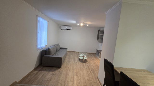 Eladó családi ház, Únyon 52 M Ft, 2+1 szobás