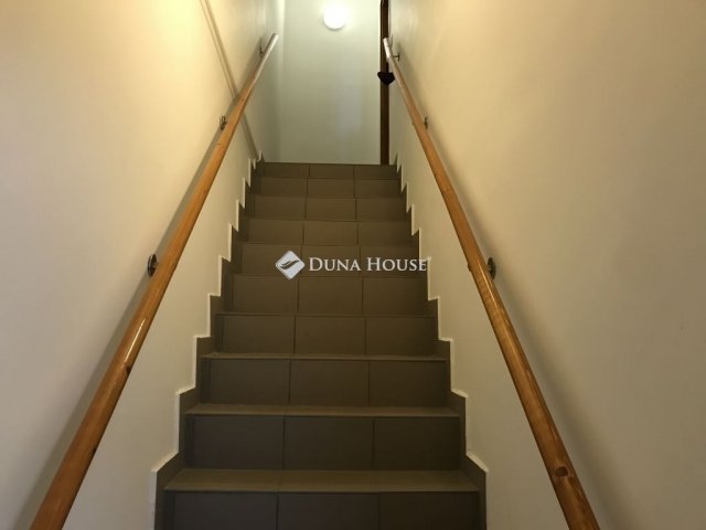 Eladó sorház, Lovasberényben 78 M Ft, 4+1 szobás