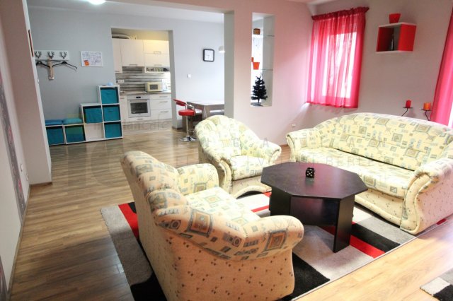 Eladó téglalakás, Szegeden, Bihari utcában 92 M Ft, 4 szobás