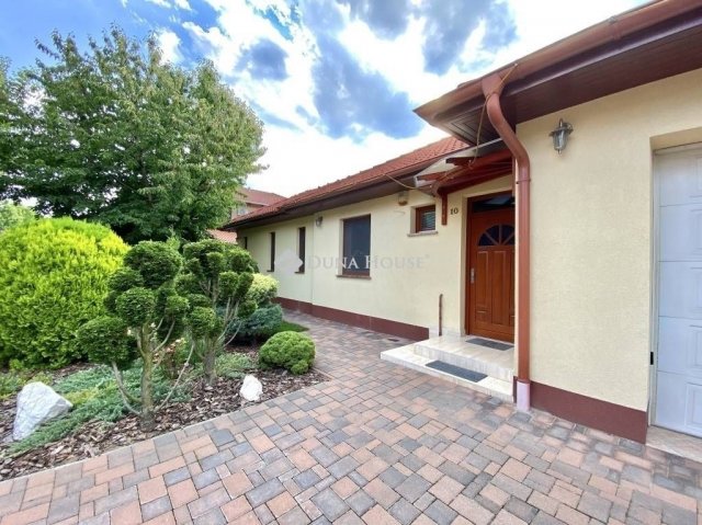 Eladó családi ház, Budapesten, XVII. kerületben 350 M Ft