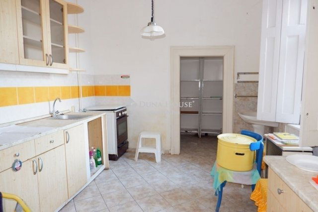 Eladó családi ház, Székesfehérvárott 69 M Ft, 4 szobás