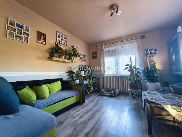 Eladó családi ház, Dombóváron 37 M Ft, 3 szobás