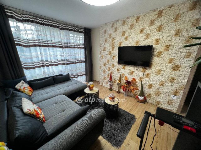 Eladó téglalakás, Mosonmagyaróváron 58.9 M Ft, 1+1 szobás