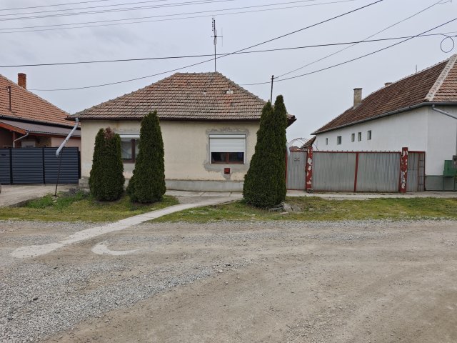 Eladó családi ház, Méhkeréken 10.9 M Ft, 2 szobás