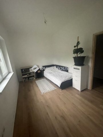 Eladó téglalakás, Pécsett 119.99 M Ft, 4 szobás