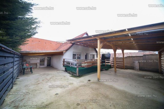 Eladó családi ház, Pilisborosjenőn 280 M Ft, 22 szobás