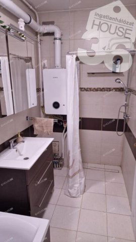 Eladó családi ház, Kecskeméten 89.9 M Ft, 5 szobás