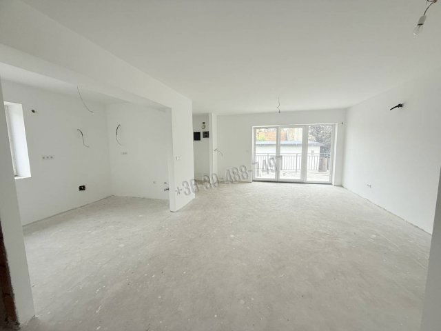 Eladó családi ház, Vácon 130 M Ft, 5+1 szobás