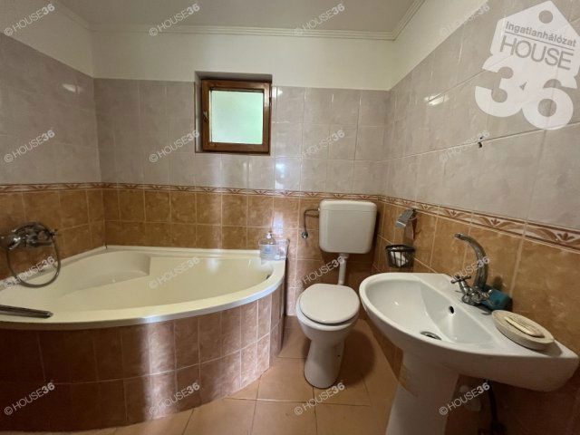 Eladó családi ház, Kerekegyházán 26.999 M Ft, 2 szobás