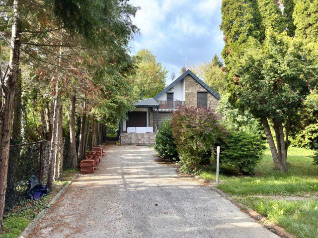 Eladó nyaraló, Tihanyban 320 M Ft, 4 szobás